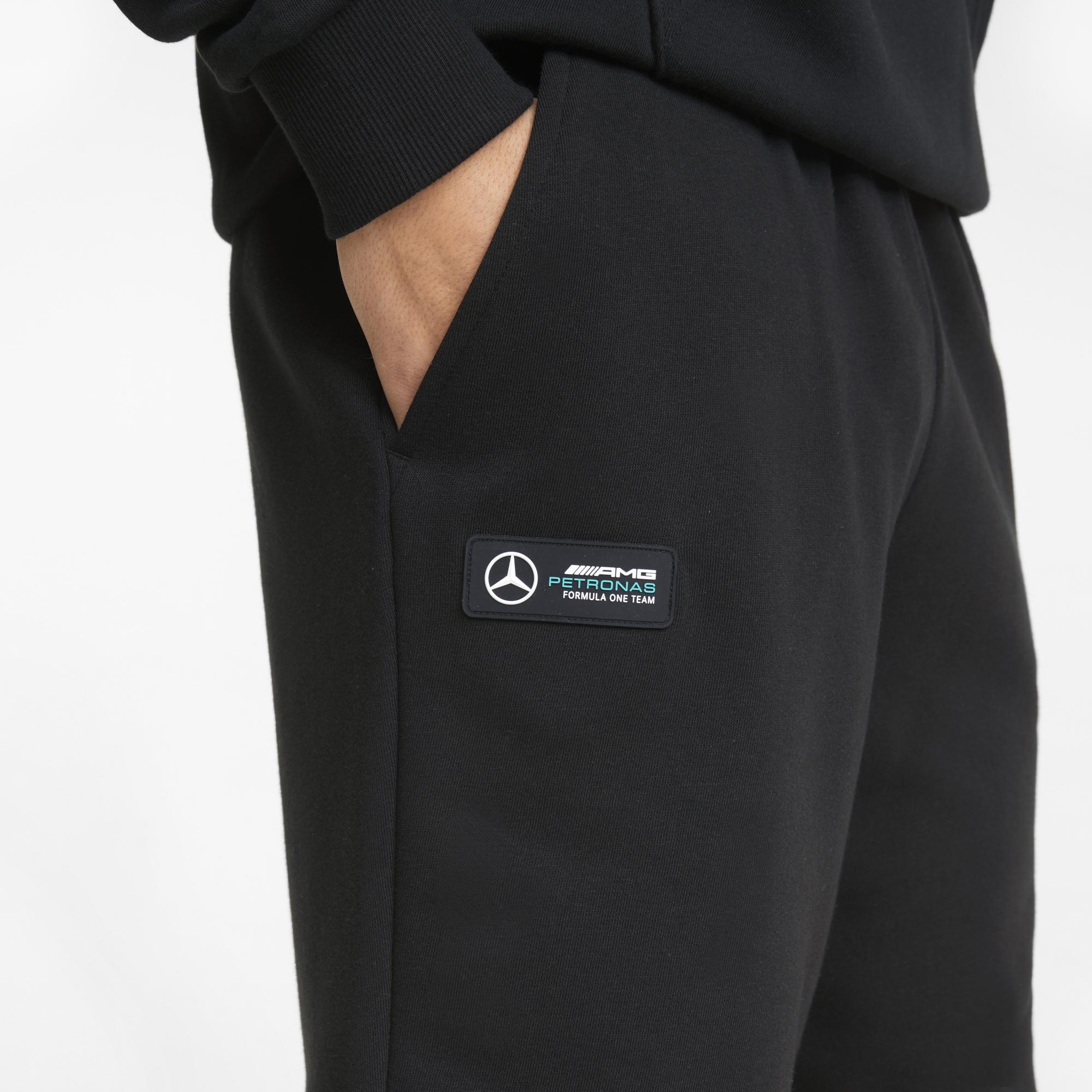 Mercedes Petronas F1 ESS Herren Sweat-Shorts in schwarz von Puma 2023